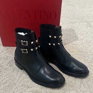 Valentino Garavani Rock-stud 20MM Calfskin Ankle Boots